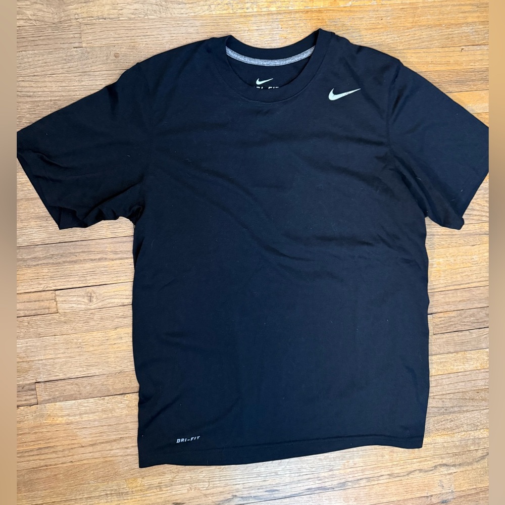Nike Men's Black Short Sleeve Tee
